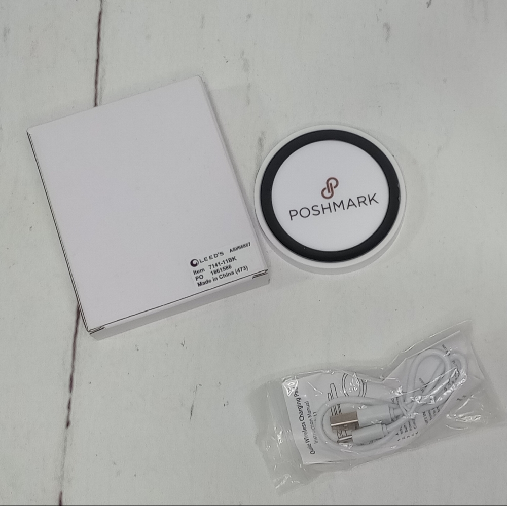 New POSHMARK Wireless Cell Phone Charging Pad White Come with USB Charging Cable